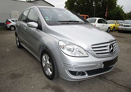 Mercedes-Benz B 200 / Automatik / 2x Einparkhilfe / Scheckheft