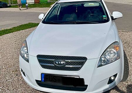 Kia Cee'd Ceed / Ceed 1.4 CVVT LX Basis