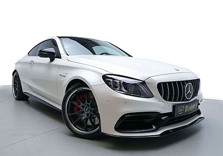 Mercedes-Benz C 63 AMG PERFORMANCE LENKRAD*ABGAS*SITZE*PANO*BURMESTER