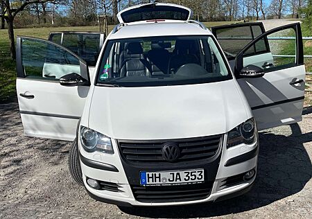 VW Cross Touran Volkswagen Touran 1.4 TSI DSG Cross