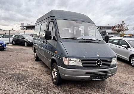 Mercedes-Benz Sprinter 212D 9-Sitze Radio AHK 8 fach bereift