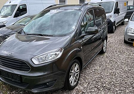 Ford Tourneo Courier Titanium 28.000km wie neu !!!