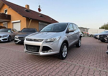 Ford Kuga Titanium AHK+TEMP+SHZ+KEYLESS+el.HECKKLAPPE