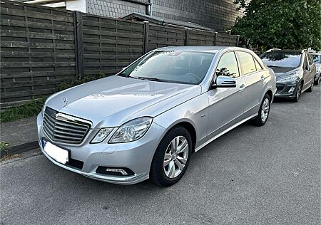 Mercedes-Benz E 220 CDI DPF BlueEFFICIENCY Automatik Elegance