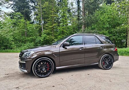 Mercedes-Benz ML 63 AMG 4Matic SPEEDSHIFT 7G-TRONIC Performance Package