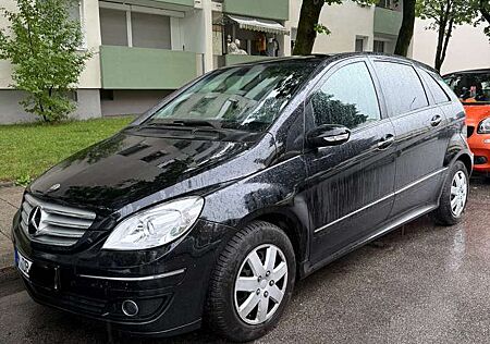 Mercedes-Benz B 150 Kamera, Multimedia, Tüv 07.2026,