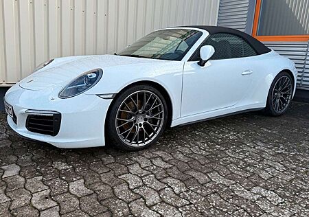 Porsche 991 Carrera 4 Cabriolet 1. Hand