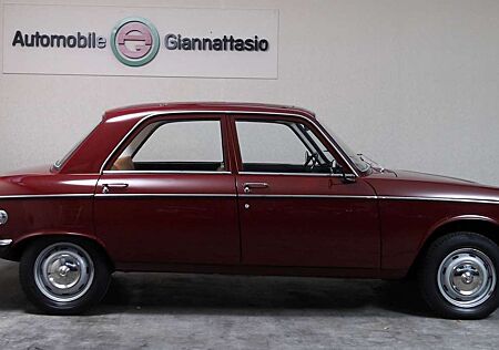 Peugeot 204 2.Hand*Schiebedach*original 51270km*TOP