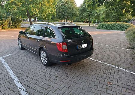 Skoda Superb Combi 2.0 TDI DSG Elegance