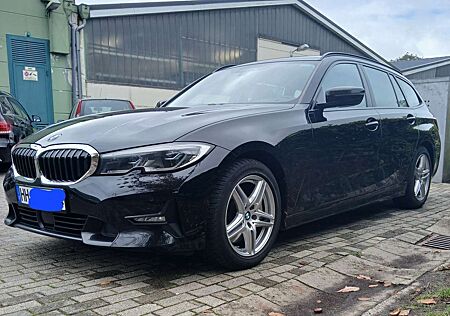 BMW 330i 330 +Touring+Aut.+Sport+Line