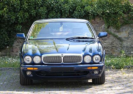 Jaguar XJ Top gepflegter Jaguar Sovereign 3 Jahre Garantie