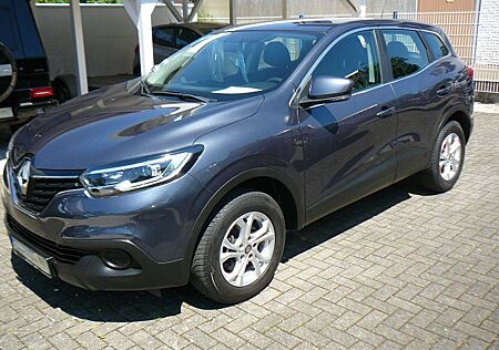 Renault Kadjar 1.Hand,Sehr gepflegt,Klima,AHK,Allwetterreifen,usw