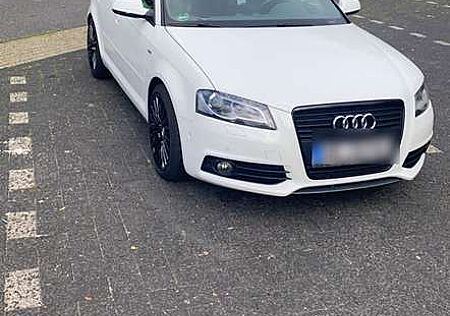 Audi A3 2.0 TDI S line Sportpaket pano