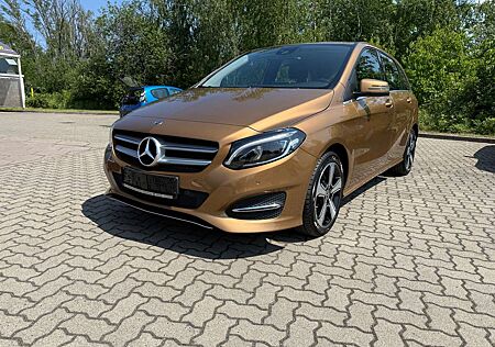 Mercedes-Benz B 200 CDI Urban SH: MB ,Navi , el Spiegel Tempo