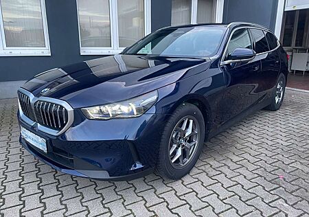 BMW 520 Kombi Auto TDi197 Navi/LED/Leder/LMF/Tempo