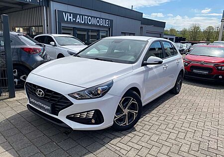 Hyundai i30 HB+16"Alu+Apple&Andro+Klima+KAMERA/PDC hi+Tempomat