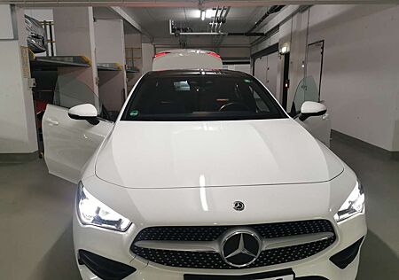 Mercedes-Benz CLA 200 CLA Coupe - AMG LINE