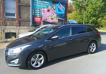 Hyundai i40 *2-HAND*EURO-5*AHK*NAVI*XENON*TÜV 08/2027*