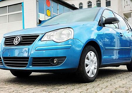 VW Polo Volkswagen (NEU TÜV) Sitzheizung/ Einparkhilfe/ 8xfach R.