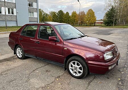 VW Vento Volkswagen 1.8 GLX