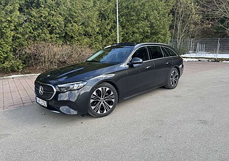 Mercedes-Benz E 220 d T 9G Avantgarde AHK Panorama etc