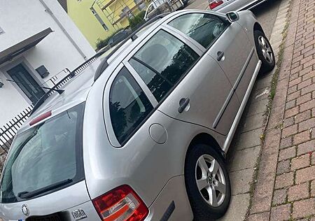 Skoda Fabia 1.4 16V Combi Extra