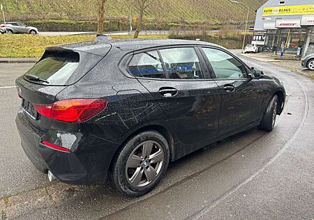 BMW 118 d Advantage Connected