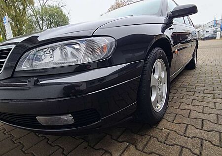 Opel Omega Caravan 2.2 Edition 2000