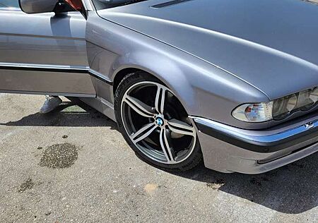 BMW 750i 750