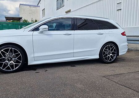 Ford Mondeo Turnier 2.0 TDCi Bi-Turbo PowerShift-Aut. ST-Line