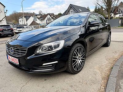 Volvo V60 KombiLinjeSvart LederXenonKameraGaranti8Fach