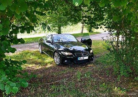 BMW 330 i Cabrio Automatik / M-Paket / Leder / Xenon
