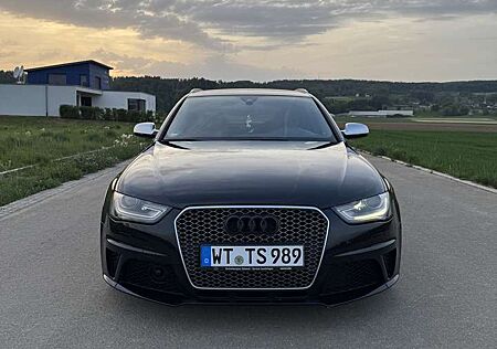 Audi RS4 Avant S tronic
