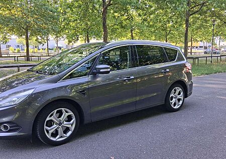 Ford S-Max Standheizung, AHK uvm. 2.0 TDCi Aut. Titanium