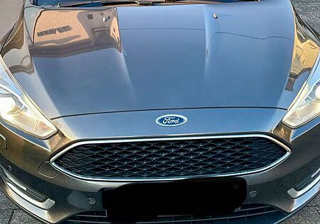 Ford Focus Turnier 1.5 TDCi ECOnetic 88g Start-Stopp-Sy Titan
