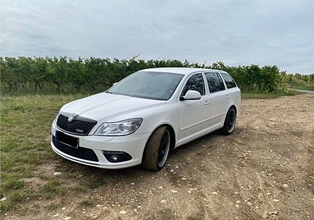 Skoda Octavia Combi 2.0 TSI DSGRS