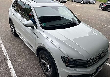 VW Tiguan Volkswagen 2.0 TSI 4Motion DSG Highline (R-Line)