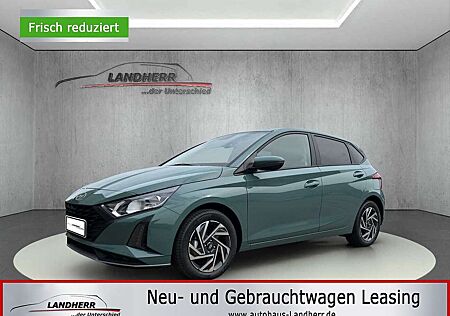 Hyundai i20 1.2 Family Rückfahrkamera/Navigation
