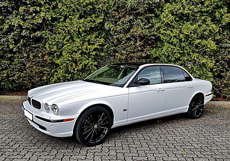 Jaguar XJR Super V8
