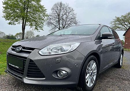 Ford Focus 1.6 Turnier Titanium*TÜV NEU*AHK*NAVI*