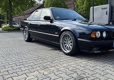 BMW 520i 520 24V Shadow Line / Petrol Mica Metallic