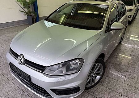 VW Golf Volkswagen VII 2.0 TDI*R-LINE*AUT*PANO*NAVI*MASSG*SHZ