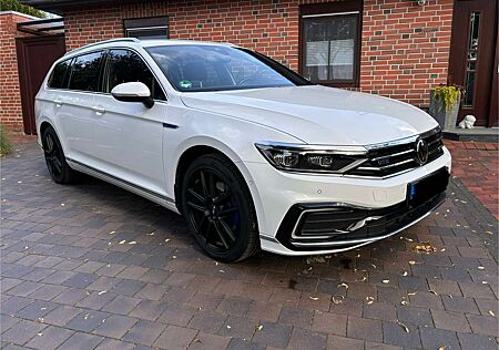 VW Passat Variant Volkswagen GTE *STHZG*DSG*LED*GARANTIE*AHK*MJ2021*