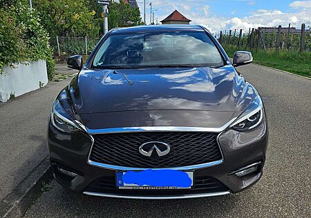 Infiniti Q30 +2.2d+DCT+Premium