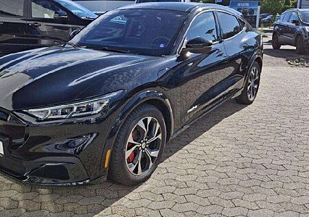 Ford Mustang Mach-E Basis AWD