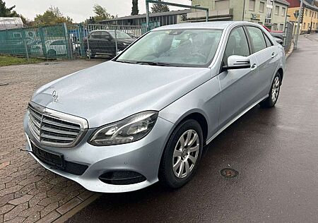 Mercedes-Benz E 220 E220 CDI PDC + SHZ+ LEDER + NAVI+ TEMP