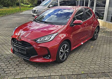 Toyota Yaris gebraucht kaufen Toyota Yaris Hybrid Team Deutschland 1.5 Dual-VVT-iE
