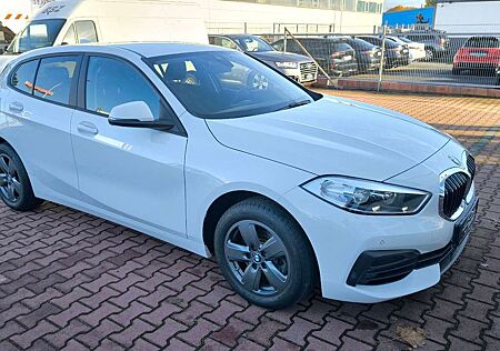 BMW 118 i Limousine F40 Advantage Navi