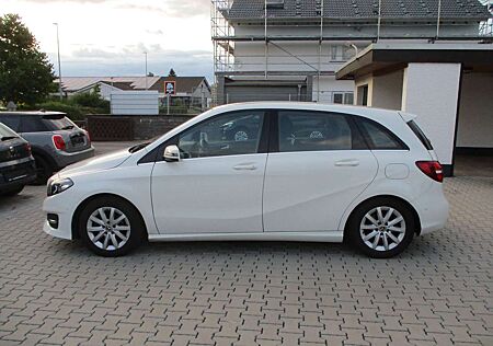 Mercedes-Benz B 180 d DCT Style NAVI LED PDC SITZH TEMP KEYLES
