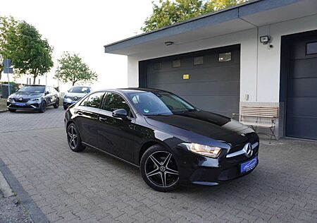 Mercedes-Benz A 180 d Lim. Aut. KLIMA+NAVI+ALU-18z+PDC+TEMPOMAT